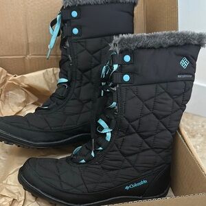 Columbia Women's Black Winter Boots